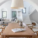 Aqua Breeze Villas *