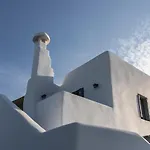 Aqua Breeze Villas *