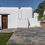 Aqua Breeze Villas *