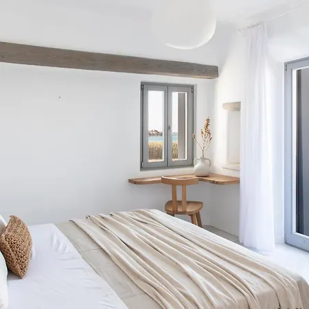Aqua Breeze Villas *
